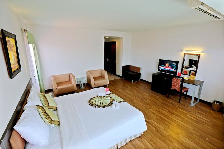 Room 35 of 127
