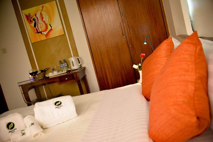 Room 16 of 40