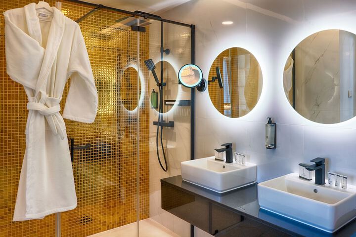 Room 18 of 32