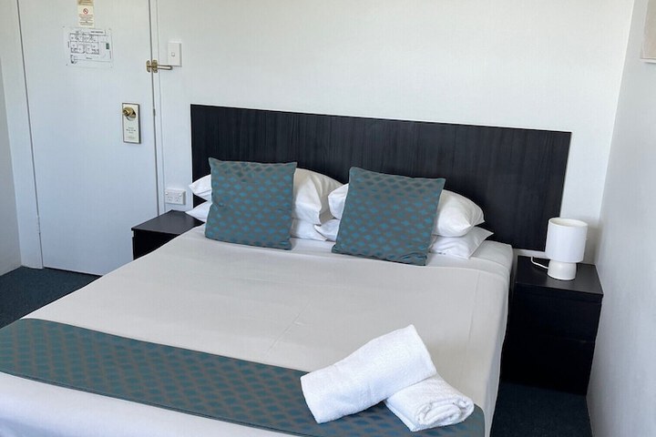 Room 11 of 26