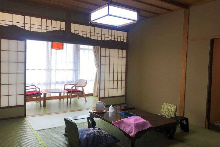 Room 4 of 52