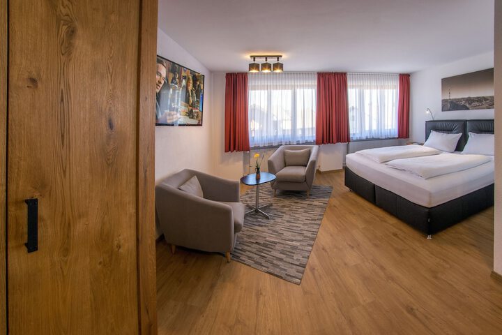 Room 5 of 42