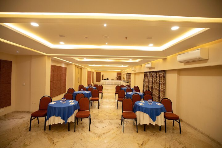 Ballroom/Hall 36 of 41