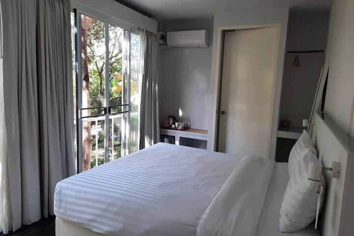 Room 42 of 127