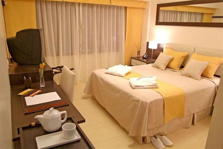 Room 4 of 5