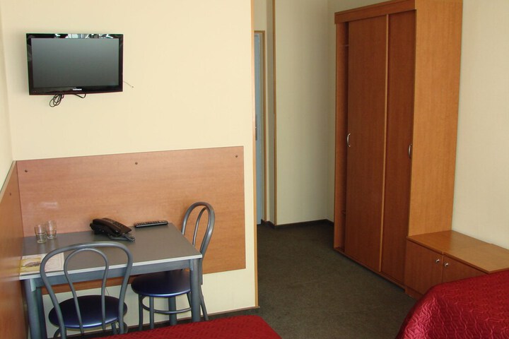 Room 6 of 53