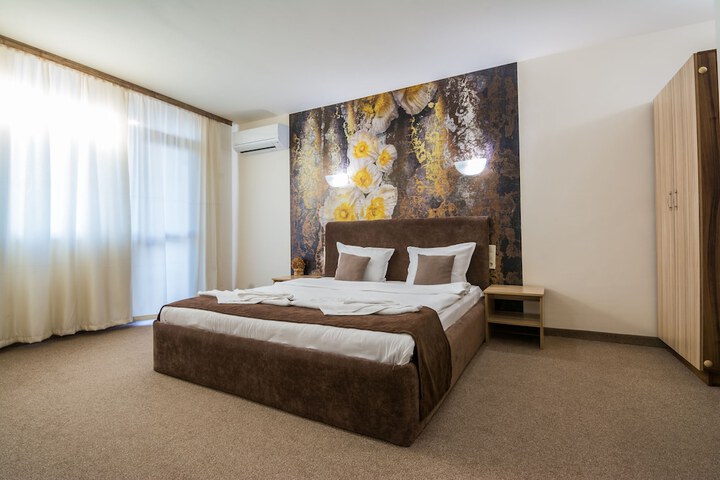 Room 14 of 36