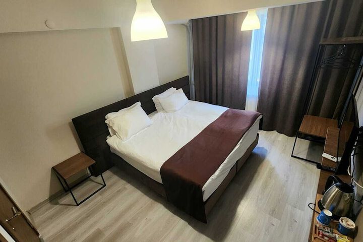 Room 19 of 33