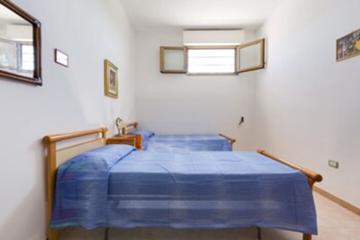 Room 53 of 113