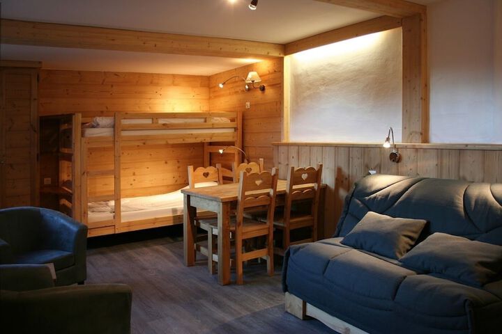 Room 14 of 82