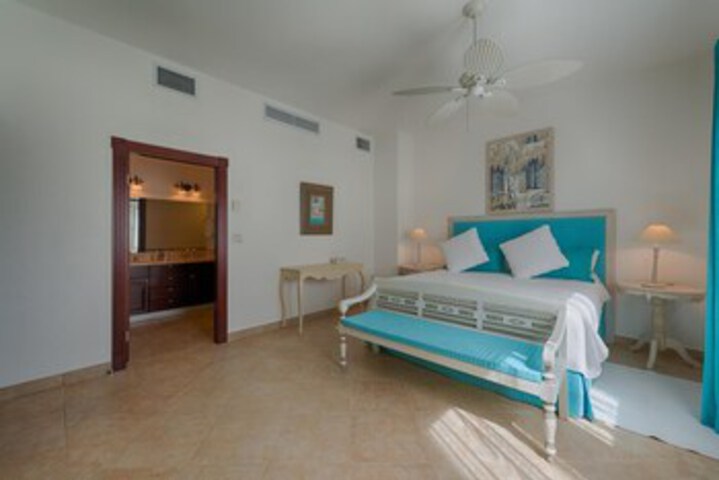 Room 17 of 20