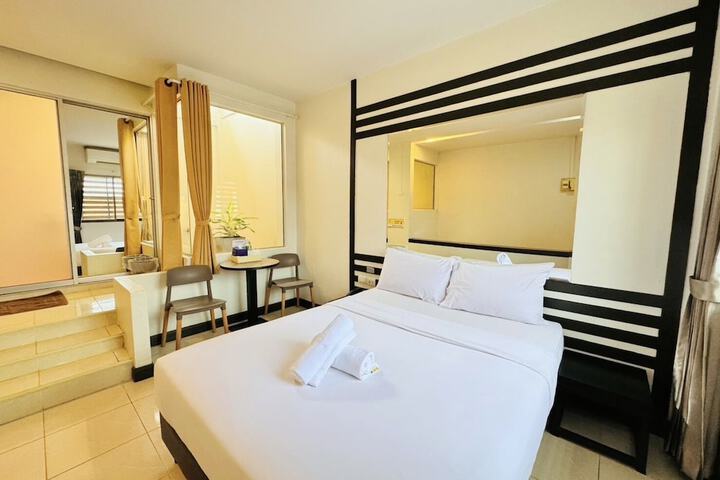 Room 10 of 35