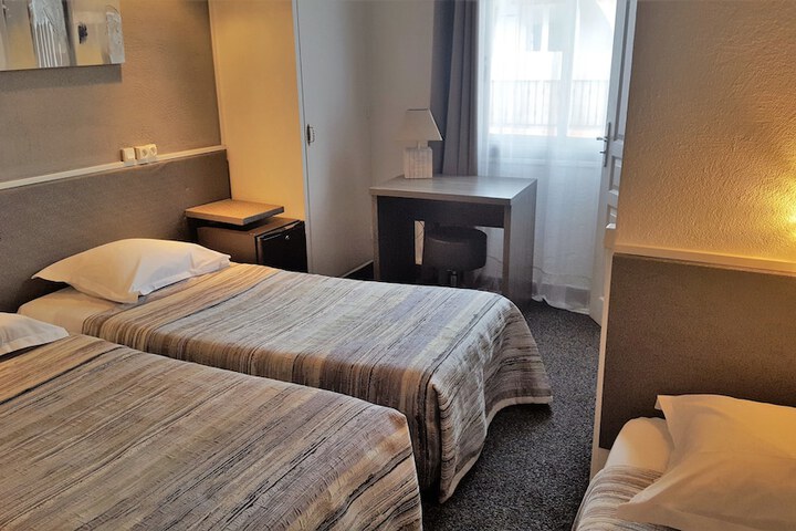 Room 9 of 48