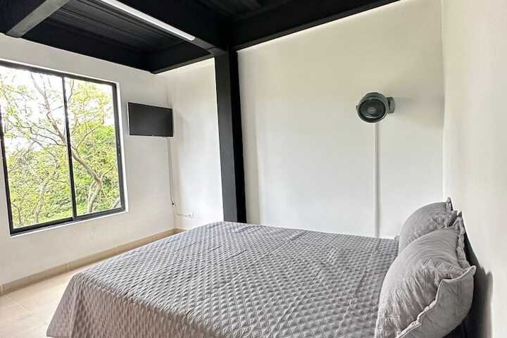 Room 3 of 72