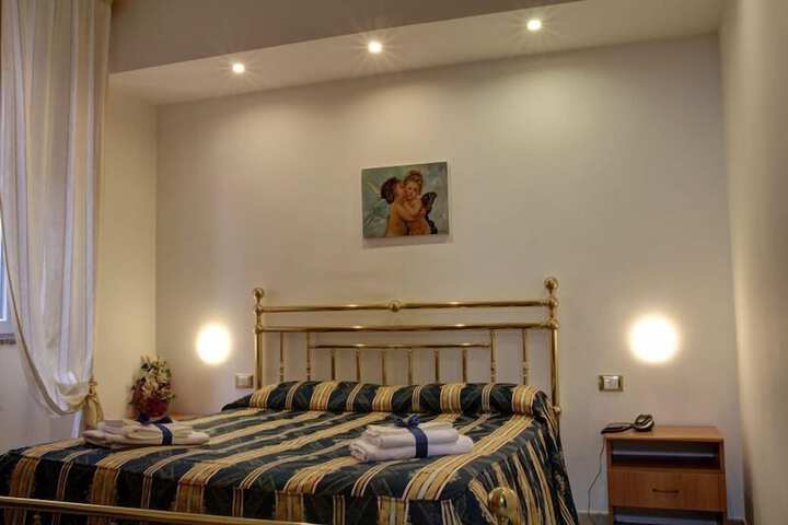 Room 6 of 23