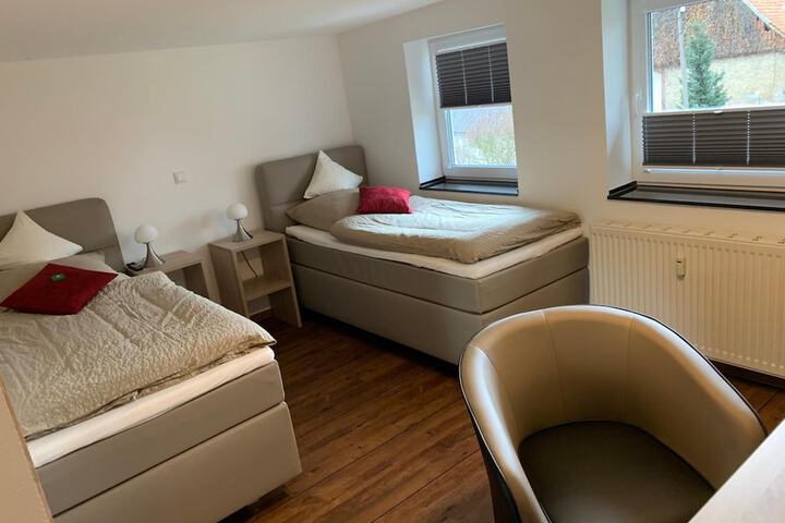 Room 13 of 38