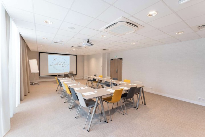 Business Center 107 of 119