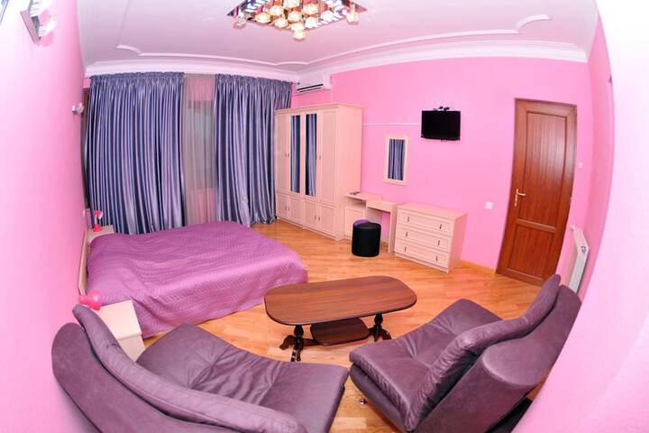 Room 8 of 17