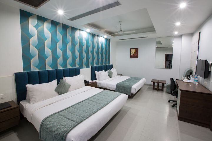 Room 6 of 40