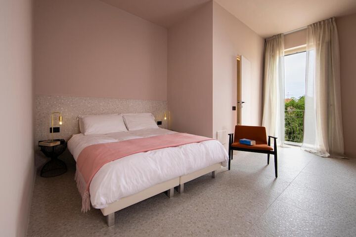 Room 4 of 21