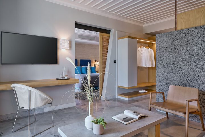 Room 15 of 100