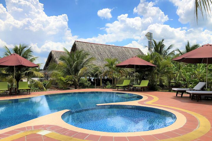Pool 53 of 109