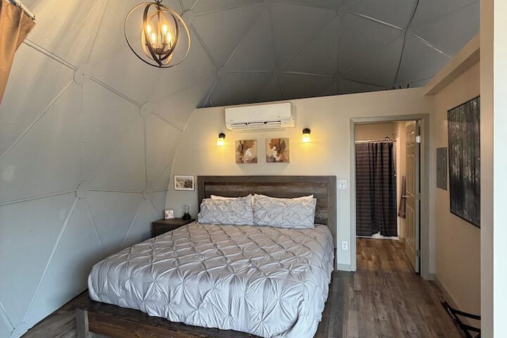 Room 15 of 163