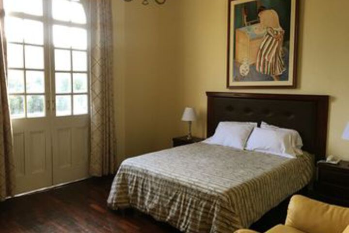 Room 16 of 32