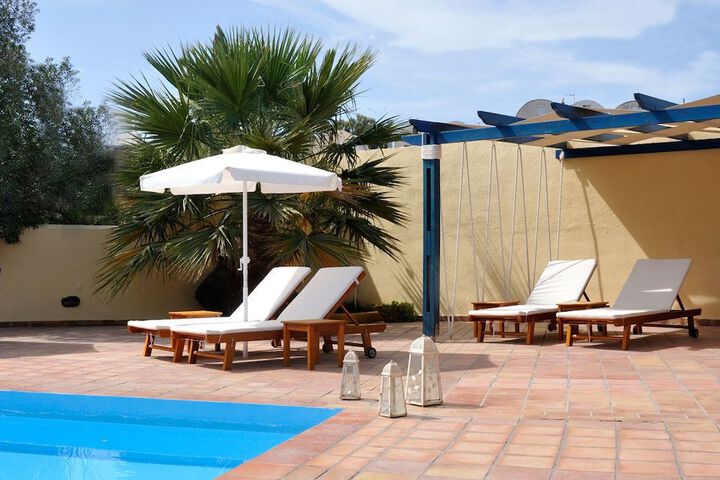 Hotel Pool