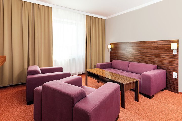 Room 25 of 58
