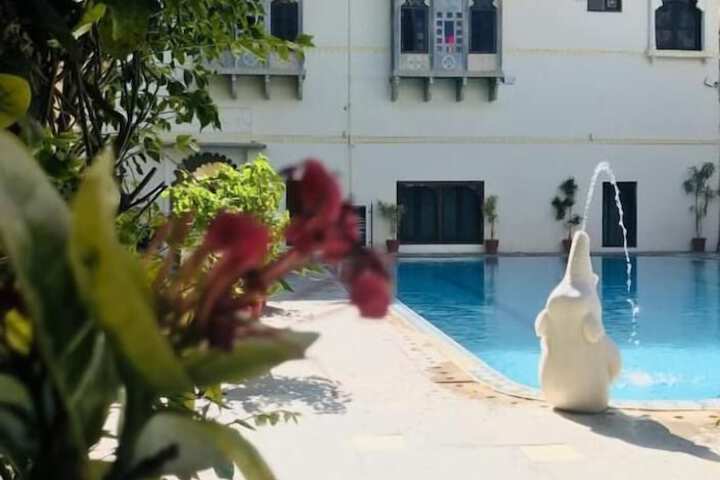 Pool 13 of 27