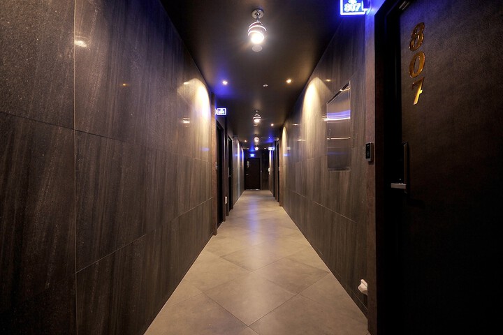 Ballroom/Hall 11 of 14