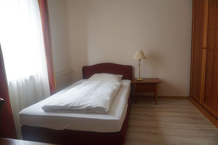 Room 34 of 82
