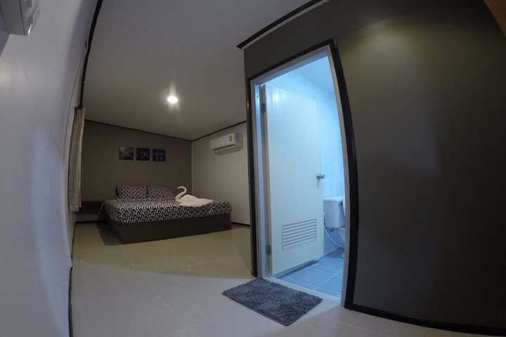 Room 8 of 24
