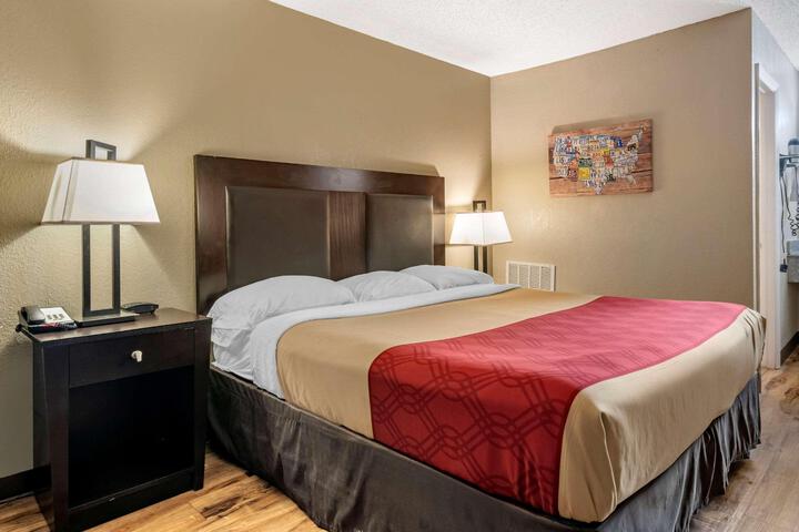 1 King Bed Accessible (8 of 9)