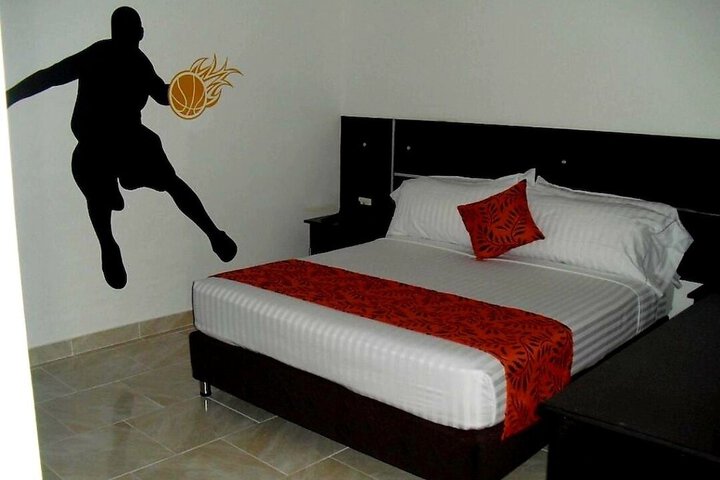 Room 9 of 11