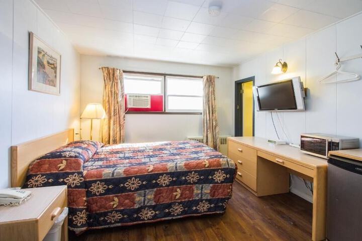 Room 9 of 34