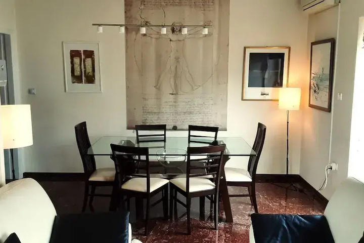 Dining 19 of 19