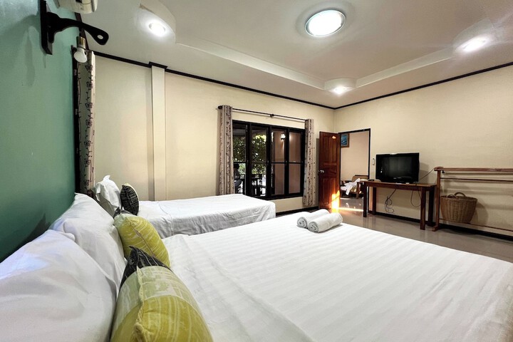Room 3 of 85