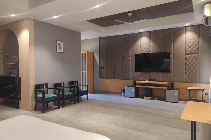 Room 10 of 66