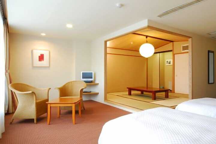 Room 8 of 26
