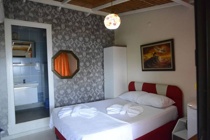 Room 6 of 71