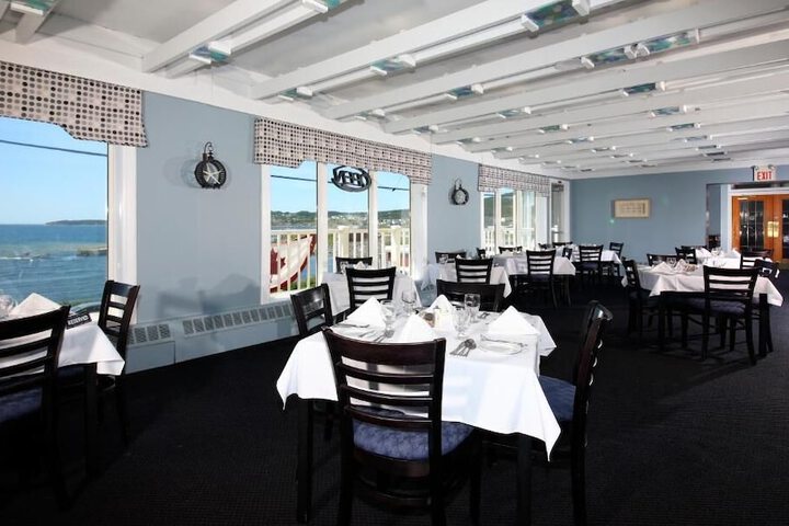 Dining 79 of 93