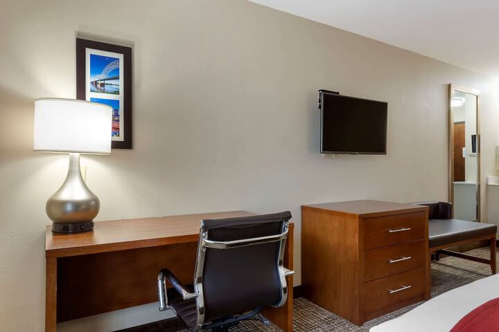 King and Queen Bed (9 of 9)