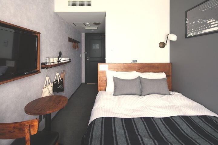 Room 6 of 52