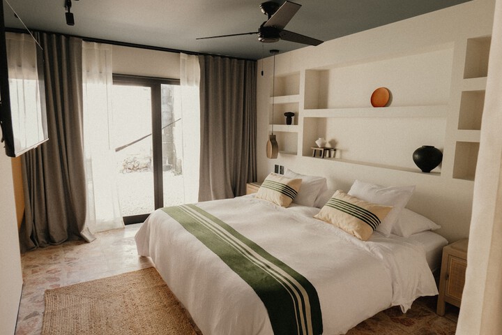 Room 9 of 47