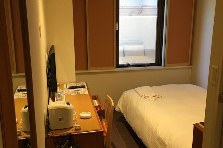 Room 14 of 36