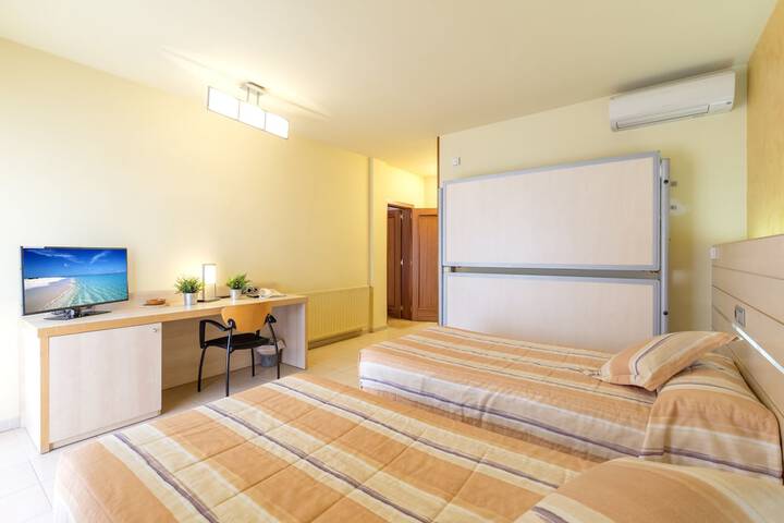 Room 6 of 57