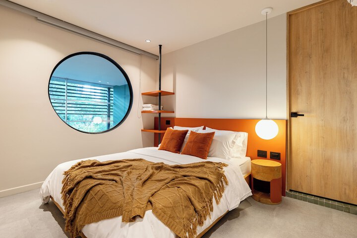 Room 60 of 199