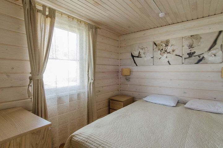 Room 8 of 43